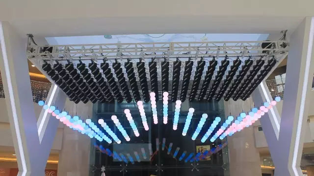 ���ø����c(di��n)���R�Ǉ��H�̘I(y��)������ͥ�V��